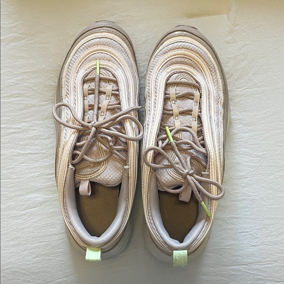Nike Women's Sneakers in Cream and Gray - Picture 1 of 4